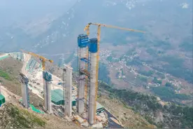 “桥”见希望！贵州峡谷之上筑起梦想大道图片