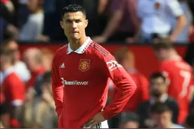 扎心!皇马球迷请求弗洛伦蒂诺签回C罗,老佛爷摊手拒绝:他都38岁了图片