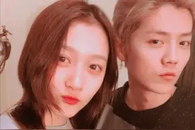 鹿晗关晓彤被传领证？双方团队反应不同：男方工作室否认领证，女方宣布向灾区捐款100万图片