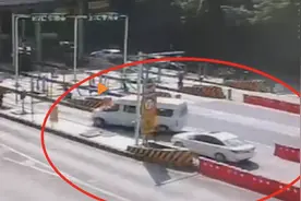 小轿车多次带其它车辆过ETC逃费近5万，已被采取强制措施图片