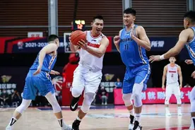 拒绝加盟广东后！范子铭暗渡陈仓投奔北京首钢，第3年举步维艰图片