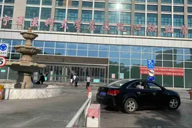 看病停车难？银川这家医院把院内所有停车位都让给了患者图片