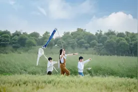 看了暑假带孩子见世面的父母，我才明白什么是教育最大的陷阱图片