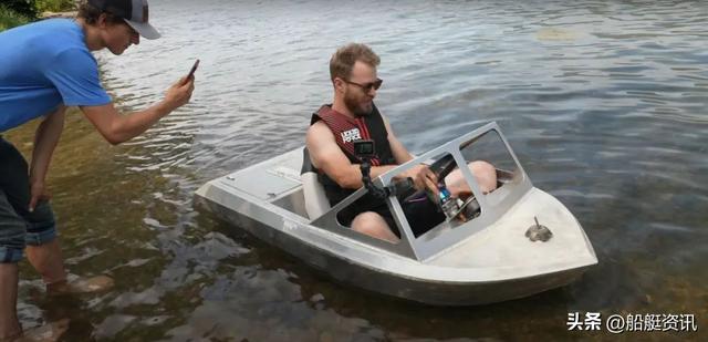 世界上最小的喷射艇，只有6英尺长