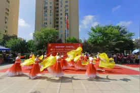 【我们的中国梦·文化进万家】市北区海伦路街道老年大学分校举办毕业展演文艺演出图片