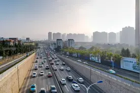 福建省启动沈海高速公路新扩建工程，形成立体上下双层双向八车道图片