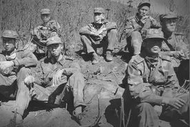 我从茫茫人海中走来，是一个平凡的小人物，想找大家谈谈心图片