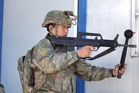 全套单兵作战系统真帅！东部战区“东海飞龙”特种部队换装图片