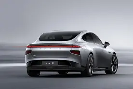 人们疯了？33万抢着买比亚迪图片