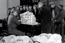 国家没钱的时候可以印其他国家货币吗？43年德国没钱时曾偷印英镑图片