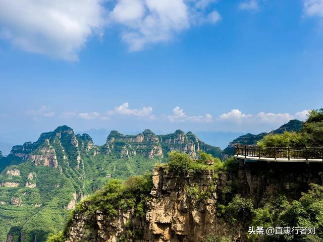 朋友携家人开车四小时去山西悬空寺却败兴而归，于是带他们来这儿