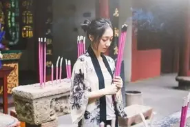 烧香拜佛，为什么要选择初一和十五？看完你就知道了图片