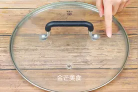 锅盖油污太脏不用怕，无需洗洁精和洗涤剂，学会这招油垢不再出现图片