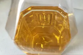 做菜时，是热锅倒油，还是冷锅倒油？顺序别搞错了，区别很大图片