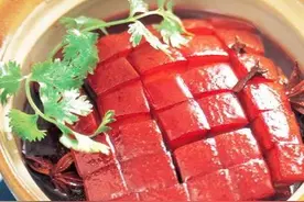 江苏8位同学宴请恩师，点了24道美食6瓶茅台，结账时集体“破防”图片