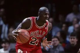 1998年乔丹年薪3300万 相当于NBA现在多少工资？图片