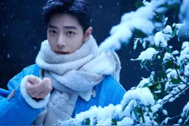 狗仔跟拍肖战，吐槽他只会工作和吃饭，王一博可比不上图片