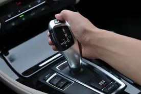 汽车变速箱出现故障，一般有4个征兆！修车师傅提醒：千万别忽视图片