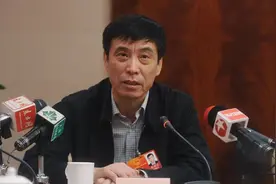 一贫如洗！国足26岁球星被告,数千万财产冻结,父母曾向陈戌源下跪图片