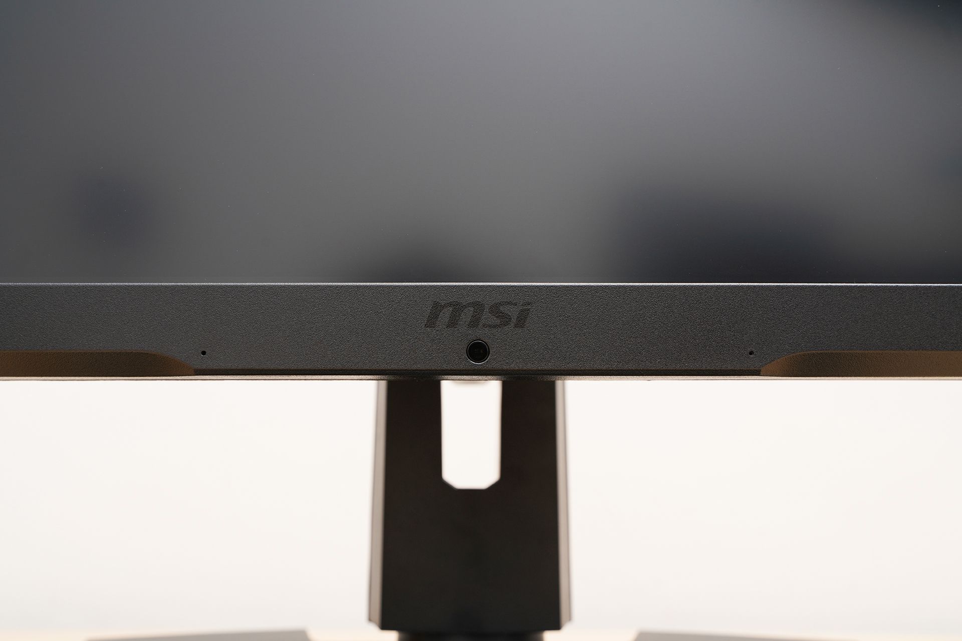 微星MPG321UR-QD量子点显示器评测_MSI MPG321UR-QD 4K 144Hz电竞显示器_电脑显示器有4k的吗