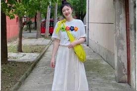 微胖女生夏季穿搭记住“三要三不要”，让你显高显瘦又时髦，太美图片