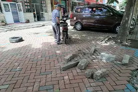 交警：私占公共停车位可拨打直通电话进行举报图片