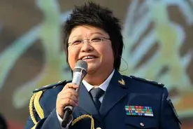 韩红坚持做了23年公益，帮助过无数孩子上大学，令人敬佩图片