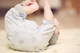 宝宝光放屁不拉便便，先排查一下这4个原因，再决定去不去医院图片