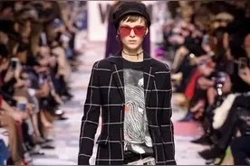 穿得破破烂烂才时髦？火遍时尚圈的“乞丐风”，真的好看吗图片