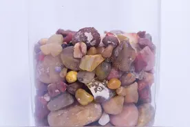 一个装满的罐子，是满满的人生图片