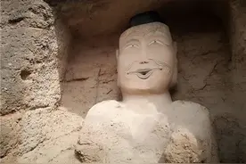 千年笑佛变“全网笑柄”，文保部门否认修缮失误，杜甫可能不答应图片