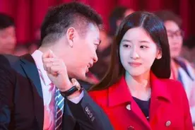 章泽天力压刘强东成新公司最大股东，忍了3年，终于“翻身”成功图片