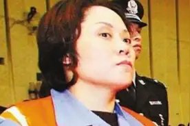 她从公务员到“武则天”，开设重庆最大地下赌场，男宠多达16位图片