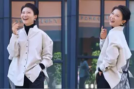 女人若是年过五十：切忌穿运动裤，换成另外5种，会更优雅时尚图片