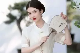 突然火了一种裙子叫：“国画裙”，优雅显气质，40岁女人穿正美图片