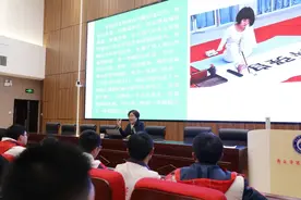 商丘市第一高级中学党委书记、校长牛超作《感悟生命意义 绽放青春力量》生命教育报告图片