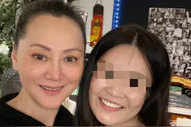 大宋佳嫁给老外，如今在比利时开服装店养老，60岁身材依然曼妙图片
