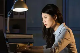 加班文化为何屡禁不止：深度解析中国的加班情况图片