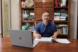 南昌市洪都中医院万国强主任主编的《董针临床常见病治疗手册》出版图片