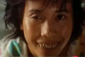 平胸、龅牙、塌鼻，明明长得难看却火遍大江南北，这8位女星凭啥图片