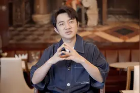 王祖蓝已立遗嘱将过亿资产留给李亚男，陈松伶大赞：跟我老公很像图片