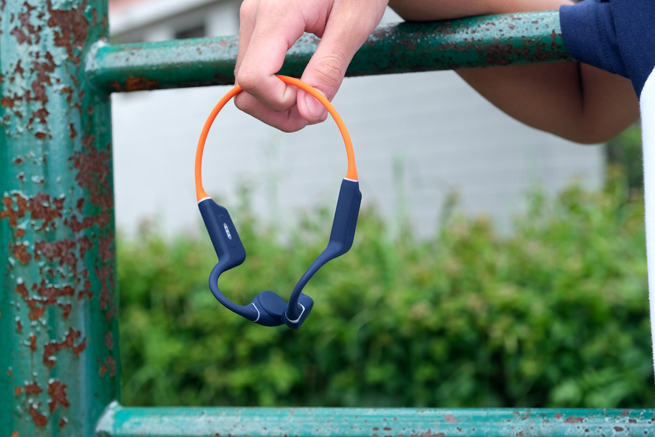 可调节骨传导单元，创新OUTLIER FREE PRO+为运动助燃