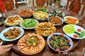 除夕夜晒年夜饭，北方网友：雷打不动的一道菜，一看就是广西人图片