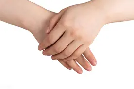 警惕：手脚出现这些异常，可能暗示体内有癌细胞图片