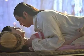 古代夫妇睡觉时，为啥床边要有个丫鬟？难道他们不觉得尴尬吗？图片