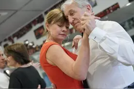 警惕交谊舞陷阱，72岁老人跳交谊舞，两个月损失20万图片