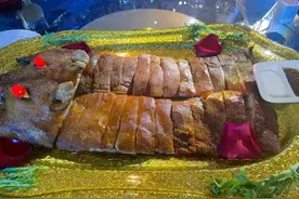广州婚宴：7980元/桌10热2主食甜品1汤羹1水果，网友，直呼吃不起图片