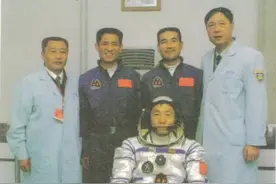 我国共13人上过太空，为何仅有2位被称为“航天英雄”？图片