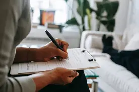 医生随笔丨医疗服务是商业活动吗？图片