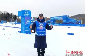 亚冬会越野滑雪裁判：用专业和热情，让赛事绽放耀眼光芒图片